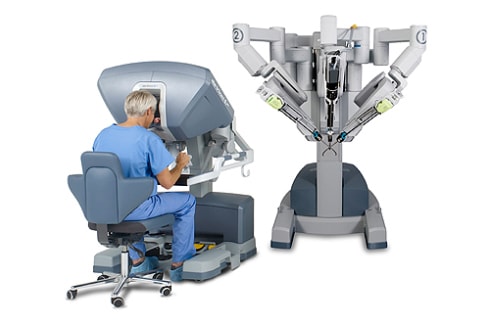 imagen de técnico usando una máquina