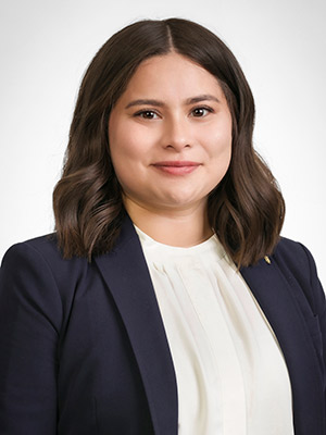 300x400_Portraits-Admin-Fellow-Madelyn-Vera 300x400_Portraits-Admin-Fellow-Madelyn-Vera