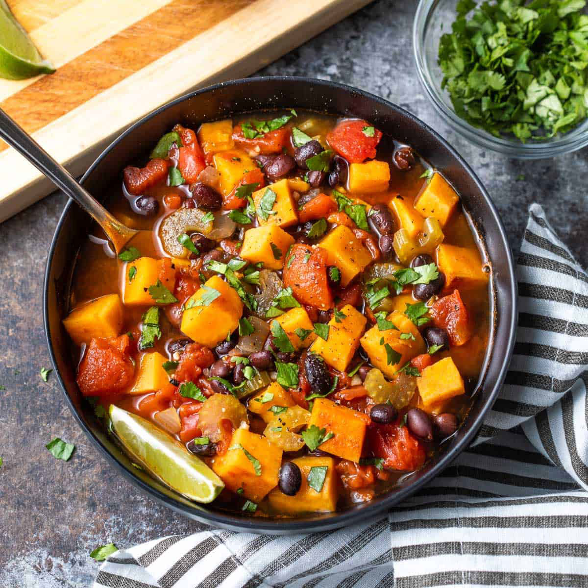 Chile de batata y porotos negros
