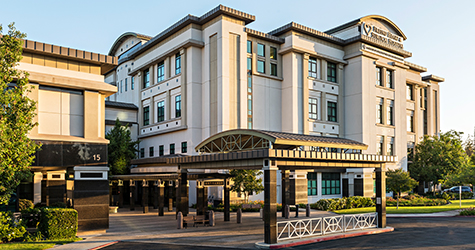 Exterior del Fresno Heart & Surgical Hospital